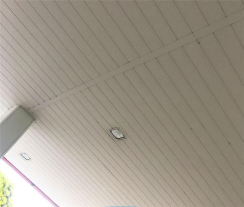 柳州集成鋁扣板-家用鋁扣板集成吊頂有啥好處呢