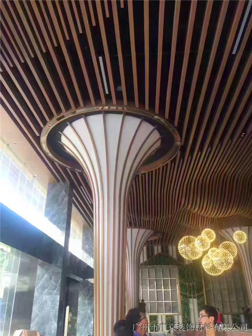 鋁方鋁扣板吊頂價(jià)格-300x300鋁扣板一平方價(jià)格多少