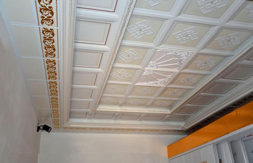 客廳通用集成吊頂-客廳鋁扣板吊頂?shù)娜N常見(jiàn)類(lèi)型效果圖