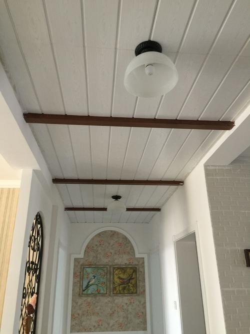 客廳過道集成吊頂報(bào)價(jià)-客廳吊頂優(yōu)缺點(diǎn)