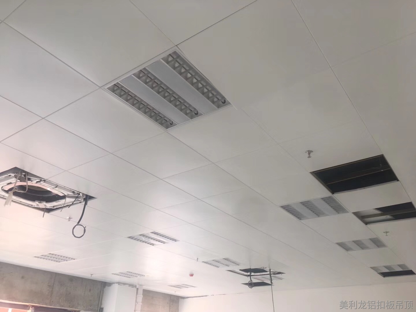 佛山美利龍高校鋁扣板吊頂工程案例之佛山大學(xué)新校區(qū) 佛山美利龍高校鋁扣板吊頂工程案例之佛山大學(xué)新校區(qū)